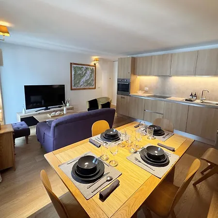 Modern 2-br In The Heart Of Apartman