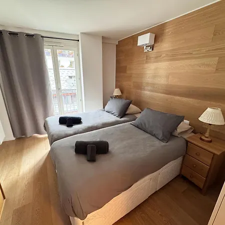Apartman Modern 2-br In The Heart Of
