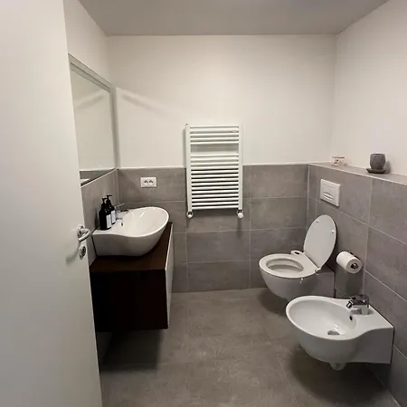 Modern 2-br In The Heart Of *